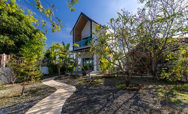 Riverside Pool Villa Farm Resort Phibun Mangsahan