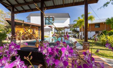 Riverside Pool Villa Farm Resort Phibun Mangsahan