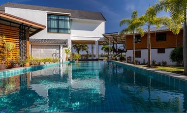 Riverside Pool Villa Farm Resort Phibun Mangsahan
