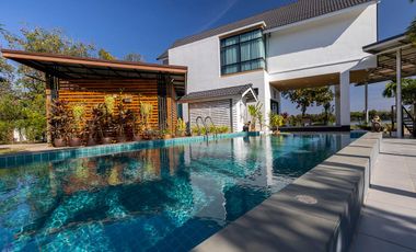 Riverside Pool Villa Farm Resort Phibun Mangsahan