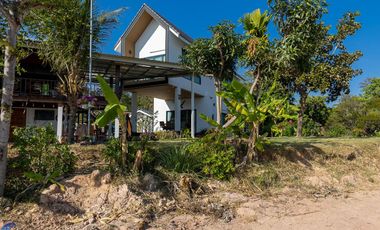 Riverside Pool Villa Farm Resort Phibun Mangsahan