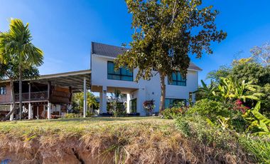 Riverside Pool Villa Farm Resort Phibun Mangsahan