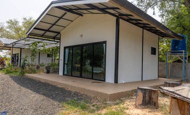 Riverside Pool Villa Farm Resort Phibun Mangsahan