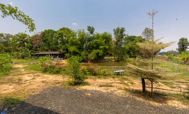 Riverside Pool Villa Farm Resort Phibun Mangsahan
