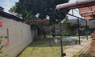 Disewakan Rumah tinggal halaman luas arcamanik