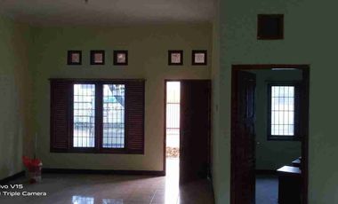 Disewakan untuk Rumah Tinggal atau kantor di arcamanik