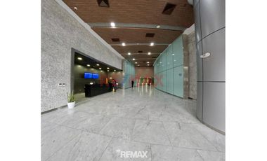 Venta De Consultorio Equipado O Oficina De Estreno De 200M2 En Surco.