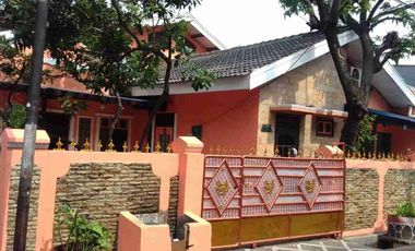 Rumah besar 2 lantai