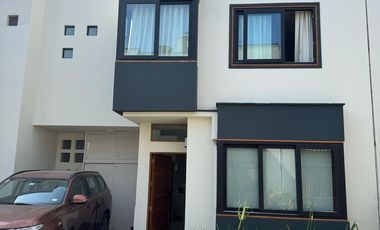Vendo moderna casa en el Derby-Surco