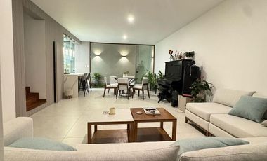 Vendo moderna casa en el Derby-Surco