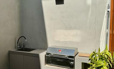 Vendo moderna casa en el Derby-Surco