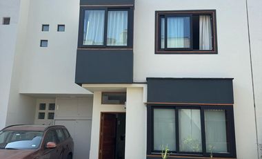 Vendo moderna casa en el Derby-Surco