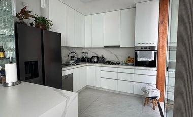Vendo moderna casa en el Derby-Surco