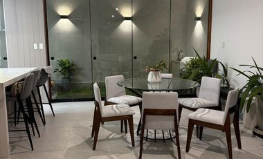 Vendo moderna casa en el Derby-Surco