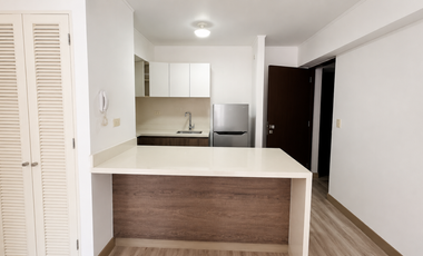 ALQUILO DPTO COCINA HORNO REFRI 01 DORM 01 BAÑO 01 COCHERA S/.2,500