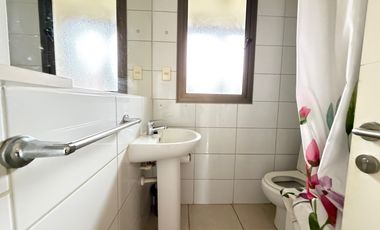 Departamento en Arriendo con Estacionamiento, Condominio Parque Sol