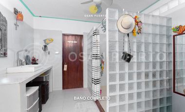 Casa Los Mangos – Propiedad con Vista al Mar y Potencial de Inversión en Zicatela
