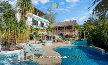 Casa Los Mangos – Propiedad con Vista al Mar y Potencial de Inversión en Zicatela
