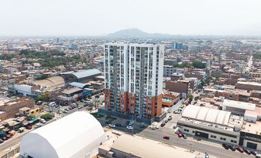 Flat en Lima Centro piso 17 con Piscina, Cochera y 3 Dorm. — A tan solo $82,000