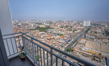 Flat en Lima Centro piso 17 con Piscina, Cochera y 3 Dorm. — A tan solo $82,000