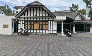 Rumah Komersial di Bandung kota ex-CAFE di kawasan Premium Dago dkat Sheraton & Jayakarta