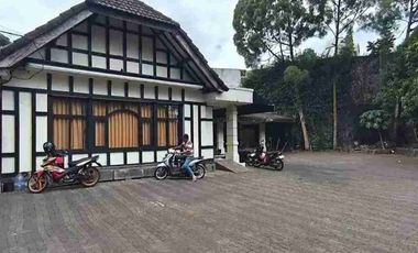 Rumah Komersial di Bandung kota ex-CAFE di kawasan Premium Dago dkat Sheraton & Jayakarta
