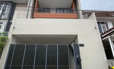 Rumah Di Pulomas,Kayu Putih - Design By Emporio Architect