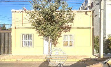 VENDE AMPLIA CASA EN PROVIDENCIA