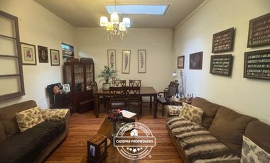 VENDE AMPLIA CASA EN PROVIDENCIA