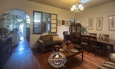 VENDE AMPLIA CASA EN PROVIDENCIA