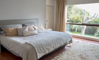 EN VENTA MODERNA CASA DE 2 PISOS EN EXCLUSIVA URB. DE LA MOLINA