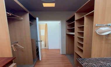 EN VENTA MODERNA CASA DE 2 PISOS EN EXCLUSIVA URB. DE LA MOLINA