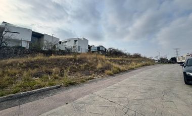 Terreno con Vista en Colinas de San Isidro