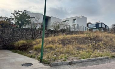 Terreno con Vista en Colinas de San Isidro