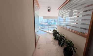 EXCELENTE CONSULTORIO/OFICINA, CORPORATIVO ANCONA, 25 MTS, $8,000.00 MAS MANT