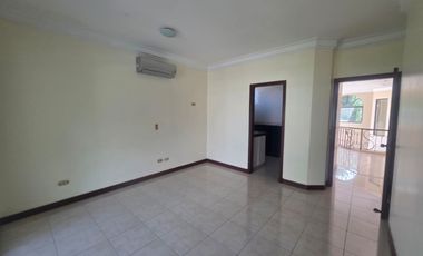 Via a la costa, Venta de linda casa 4 dormitorios con piscina