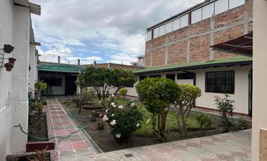 🏡 OPORTUNIDAD ÚNICA EN IBARRA, vendo casa de planta baja con jardín y un departamento