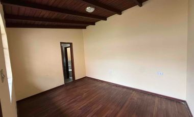 🏡 OPORTUNIDAD ÚNICA EN IBARRA, vendo casa de planta baja con jardín y un departamento