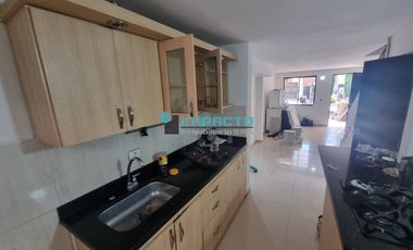 Se arrienda Casa dúplex en el sector de la Sabaneta COD-526248