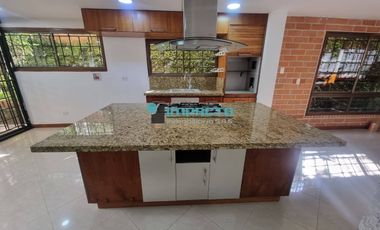 Se arrienda Casa Campestre en el sector de la Sabaneta COD-526197