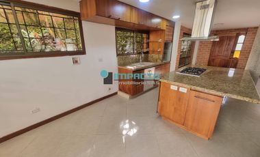 Se arrienda Casa Campestre en el sector de la Sabaneta COD-526197