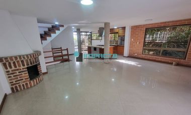 Se arrienda Casa Campestre en el sector de la Sabaneta COD-526197