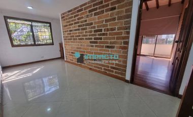 Se arrienda Casa Campestre en el sector de la Sabaneta COD-526197