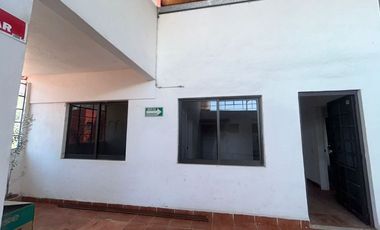 SE RENTA LOCAL EN PLAZA LA JOYA