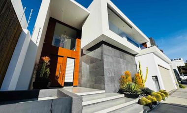 Majestuosa casa en Renta