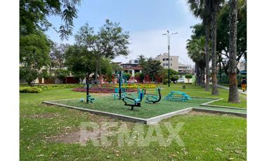 Alquiler De Moderno Departamento Frente A Parque Muy Cerca De Estacion Jorge Chavez (Santiago De Surco)