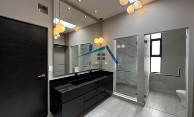 Casa en Venta en Brisas del Vergel, Carretera Nacional, Nuevo León