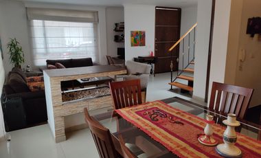 CASA EN CONJUNTO CERRADO DE DOS NIVELES