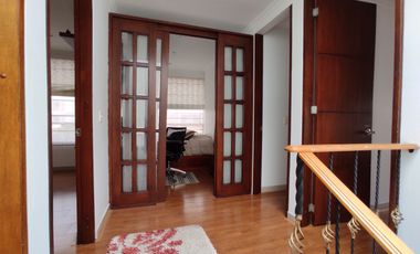 CASA EN CONJUNTO CERRADO DE DOS NIVELES