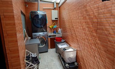 CASA EN CONJUNTO CERRADO DE DOS NIVELES